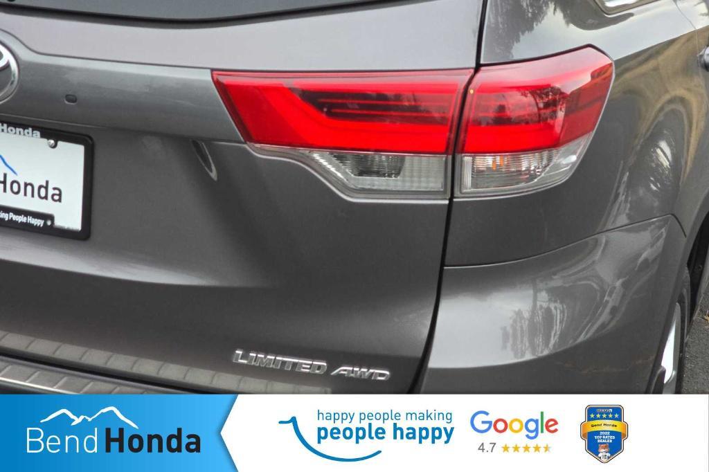 used 2019 Toyota Highlander car, priced at $28,996