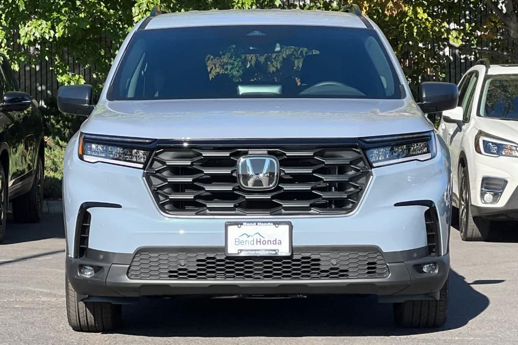 new 2025 Honda Pilot car, priced at $44,150