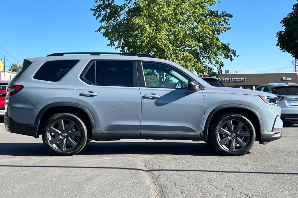 new 2025 Honda Pilot car, priced at $44,150