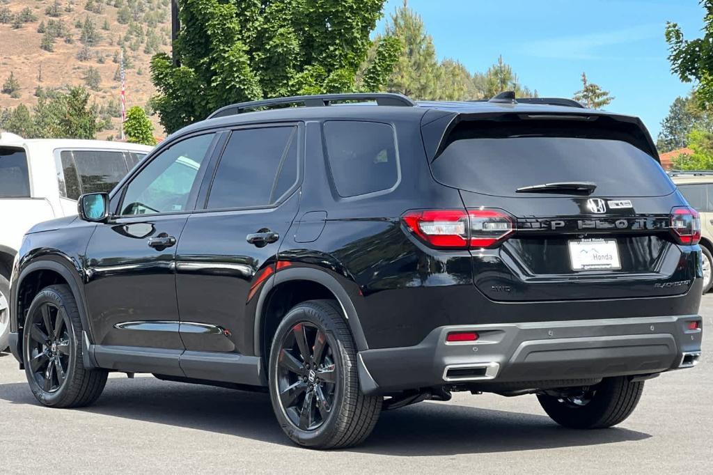 new 2025 Honda Pilot car, priced at $55,975