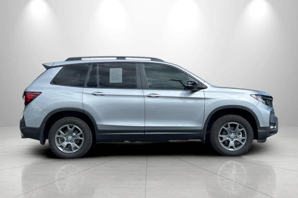 used 2025 Honda Passport car, priced at $41,000