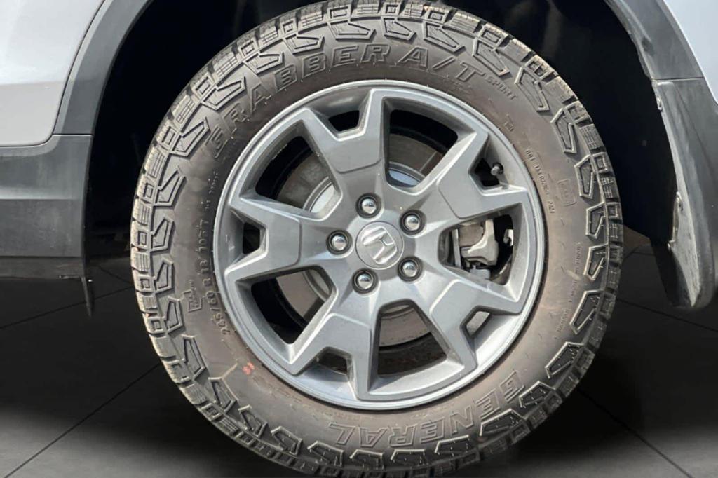 used 2025 Honda Passport car, priced at $41,000