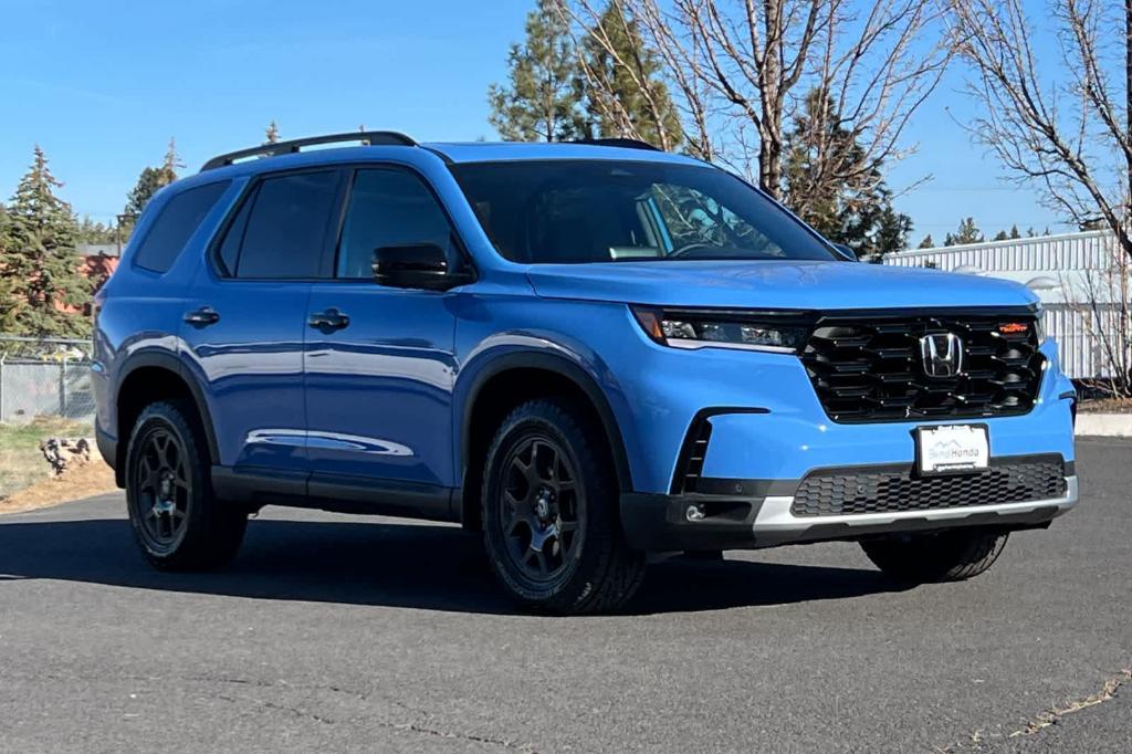 new 2025 Honda Pilot car, priced at $51,250