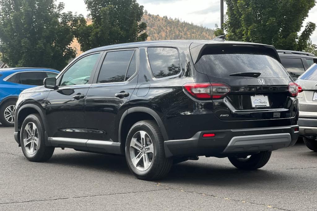 new 2025 Honda Pilot car, priced at $44,658