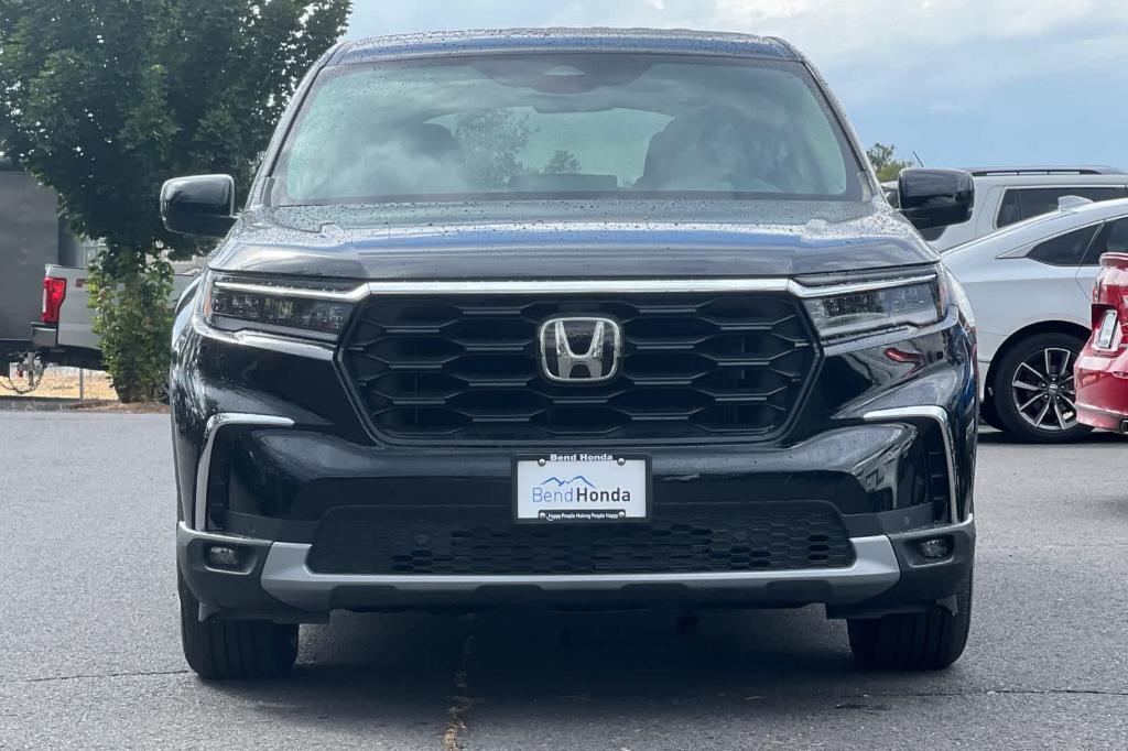 new 2025 Honda Pilot car, priced at $44,658