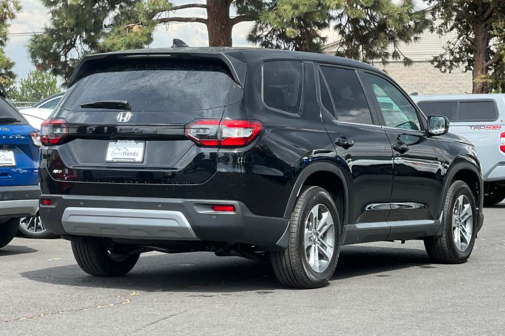 new 2025 Honda Pilot car, priced at $44,658