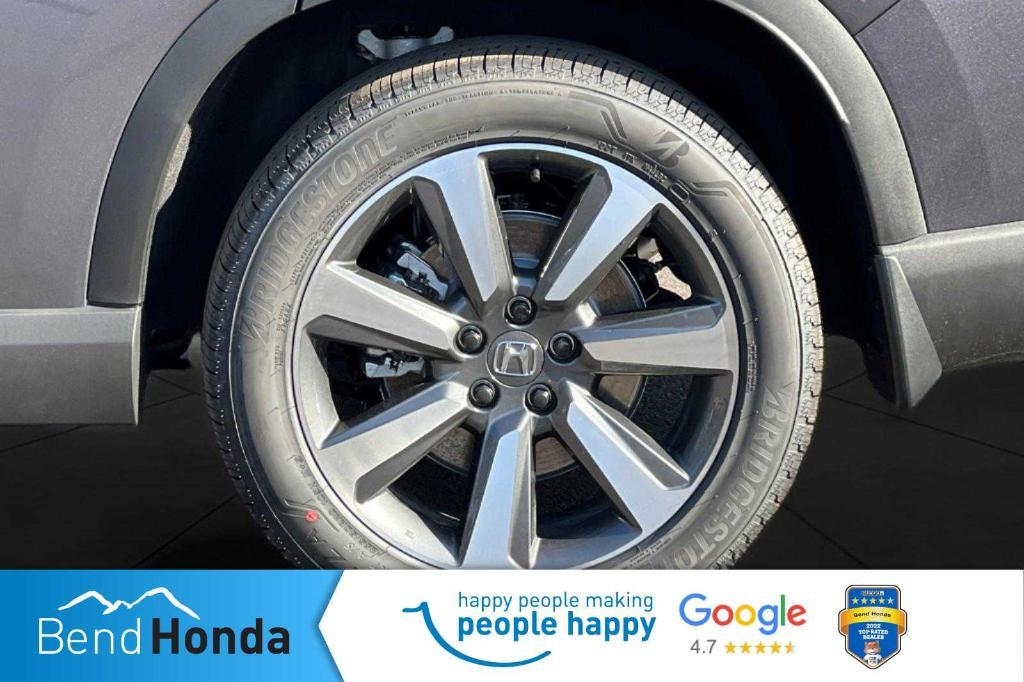 new 2025 Honda Pilot car, priced at $55,305
