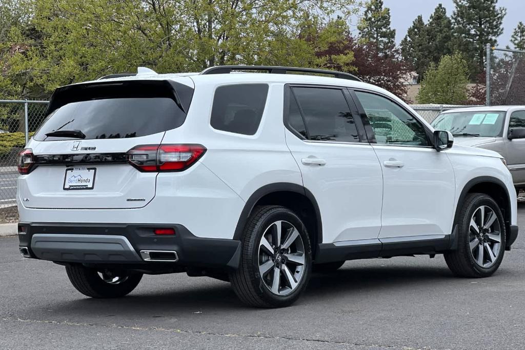 new 2025 Honda Pilot car, priced at $51,450