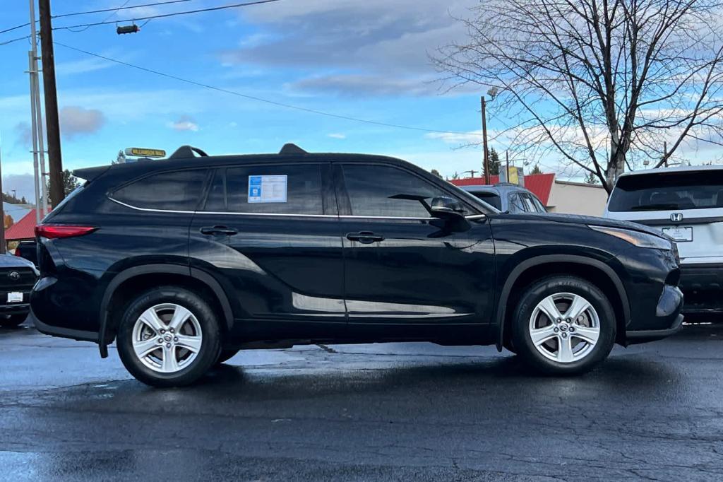 used 2021 Toyota Highlander car, priced at $32,890