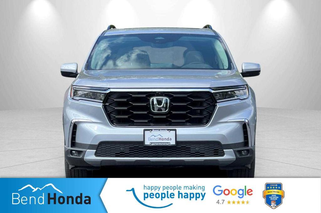 new 2025 Honda Pilot car, priced at $53,250