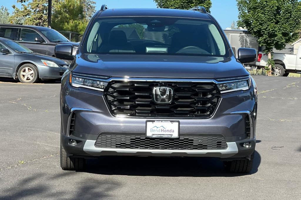 new 2025 Honda Pilot car, priced at $55,465