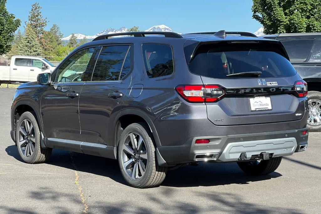 new 2025 Honda Pilot car, priced at $55,465