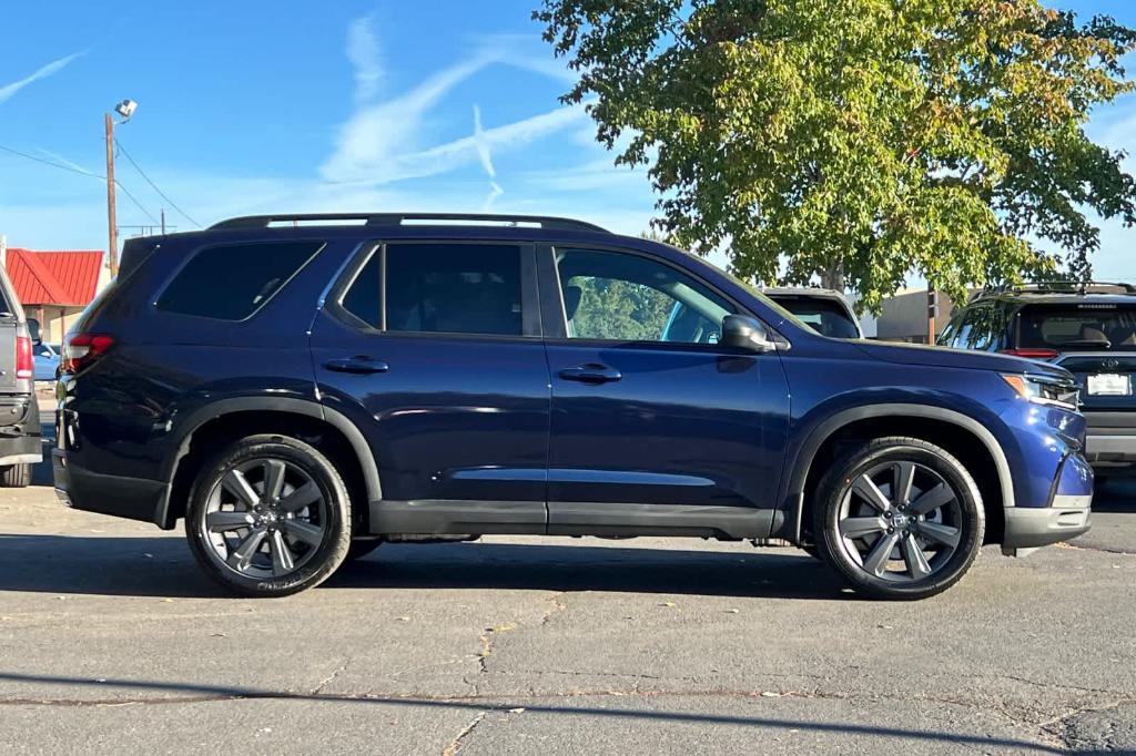 new 2025 Honda Pilot car, priced at $43,695