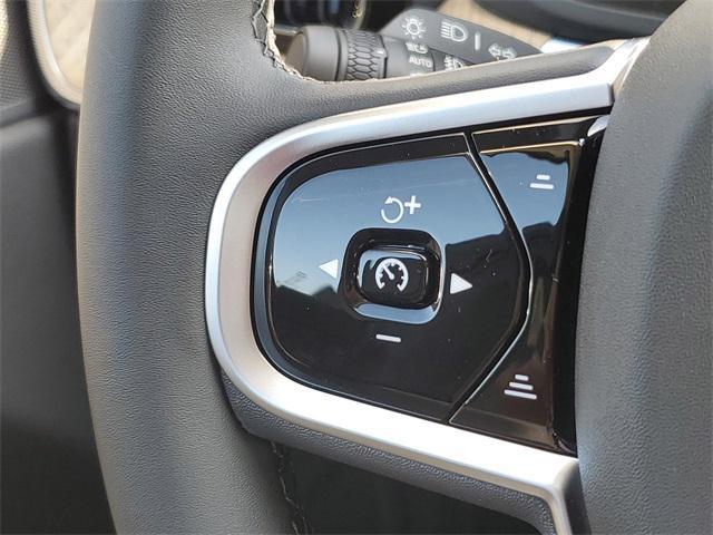 new 2026 Volvo XC60 car, priced at $56,249