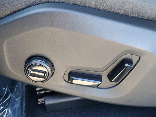 new 2025 Volvo XC60 car, priced at $47,443
