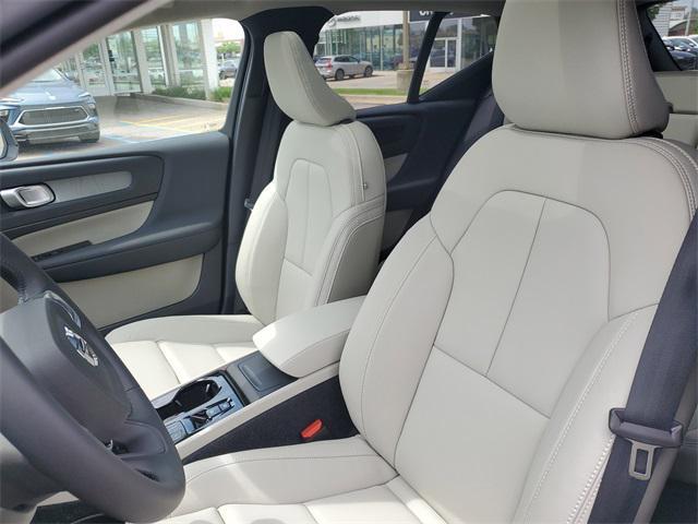new 2025 Volvo XC40 car, priced at $49,810