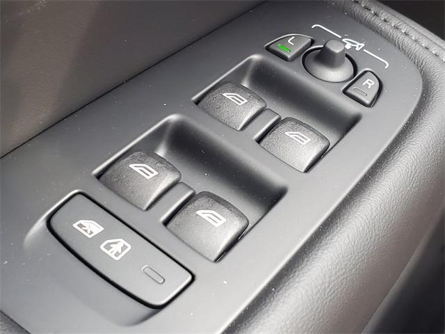 new 2025 Volvo XC60 Plug-In Hybrid car, priced at $67,800