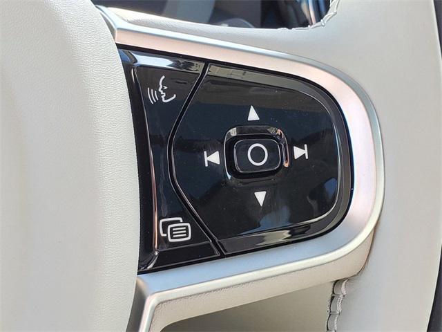 new 2025 Volvo XC60 car, priced at $51,450