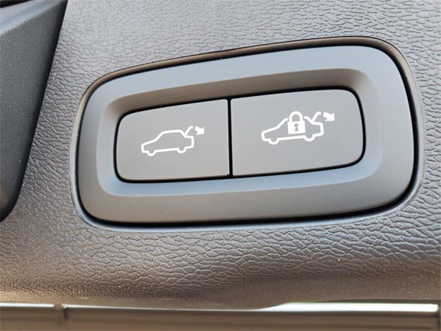 new 2025 Volvo XC60 car, priced at $51,450