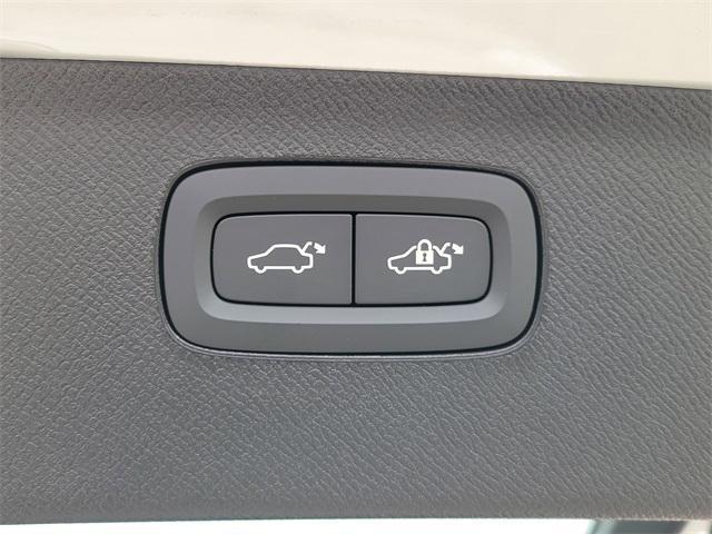 new 2026 Volvo XC90 car, priced at $75,155