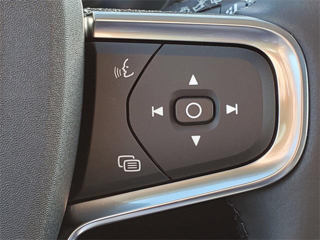new 2025 Volvo XC40 car, priced at $49,790
