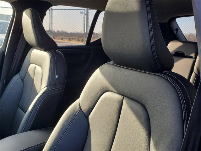 new 2025 Volvo XC40 car, priced at $49,790
