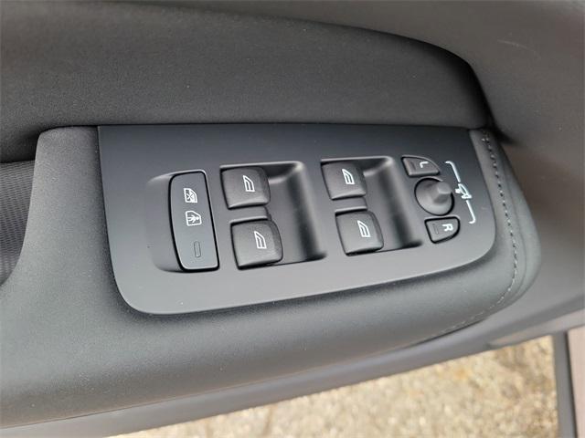 new 2026 Volvo XC60 car, priced at $57,985