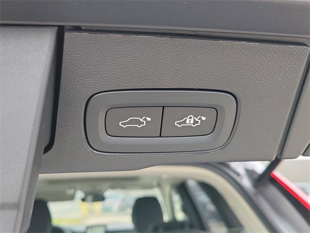 new 2026 Volvo XC60 car, priced at $57,985