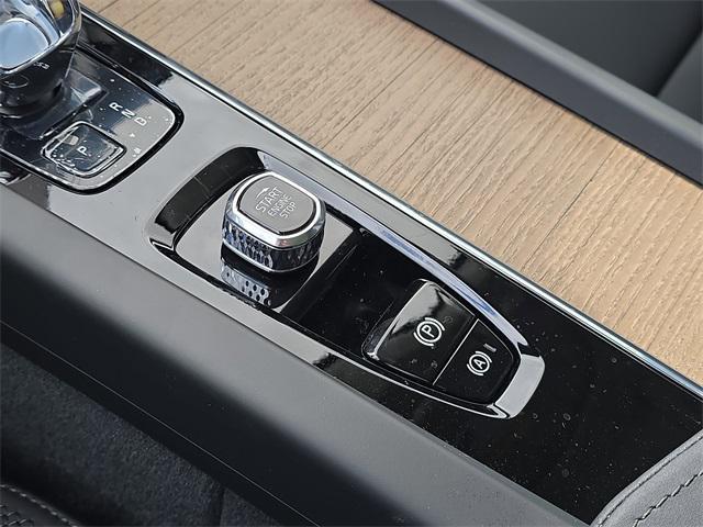 new 2026 Volvo XC60 car, priced at $57,985