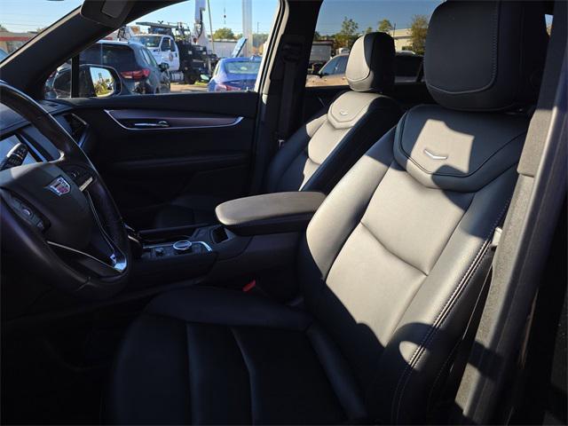 used 2022 Cadillac XT6 car, priced at $30,166