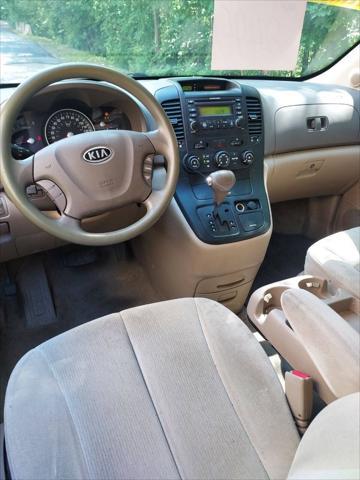 used 2007 Kia Sedona car, priced at $2,495