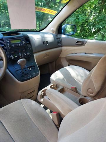 used 2007 Kia Sedona car, priced at $2,495