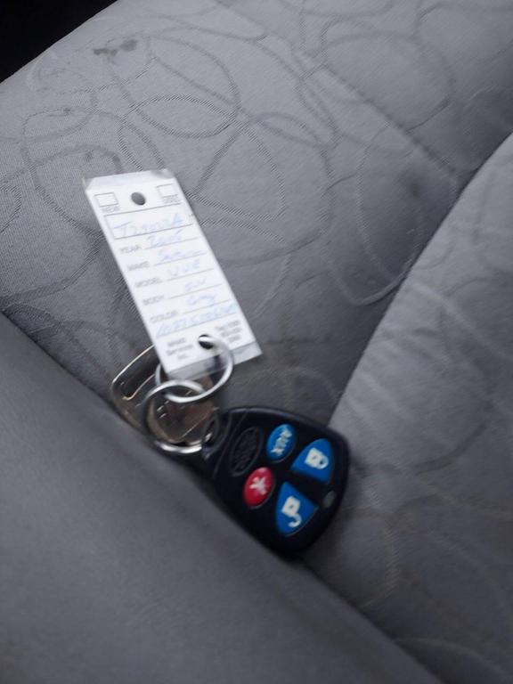 used 2005 Saturn Vue car, priced at $2,995