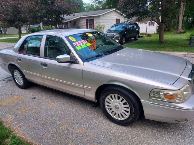 used 2007 Mercury Grand Marquis car, priced at $1,695