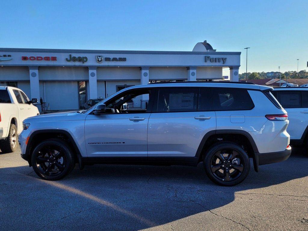 new 2025 Jeep Grand Cherokee L car, priced at $41,800