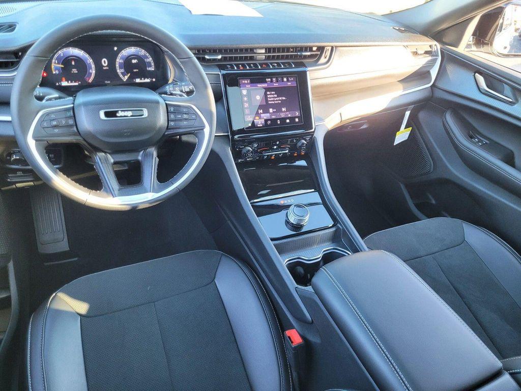new 2025 Jeep Grand Cherokee L car, priced at $41,800