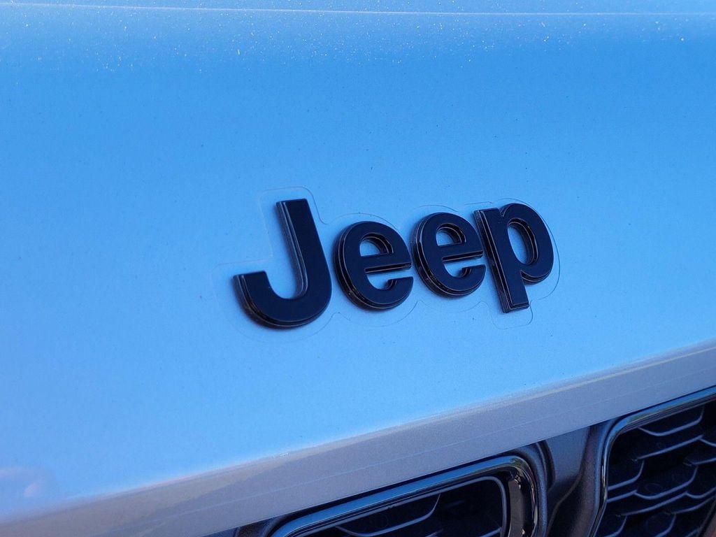 new 2025 Jeep Grand Cherokee L car, priced at $41,800