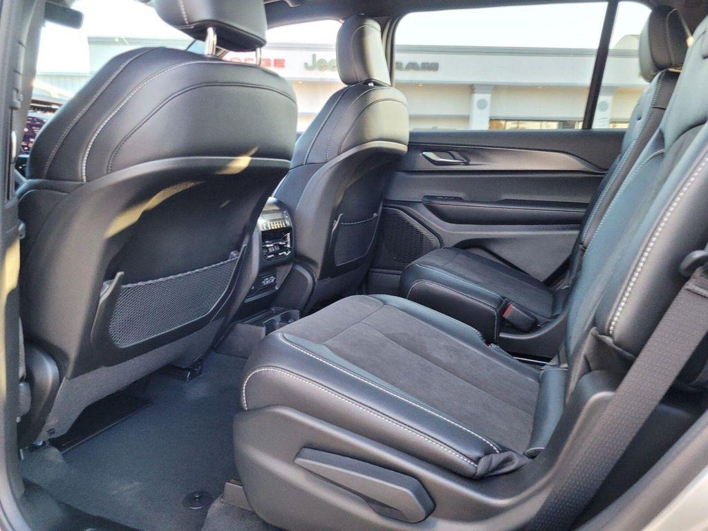 new 2025 Jeep Grand Cherokee L car, priced at $41,800