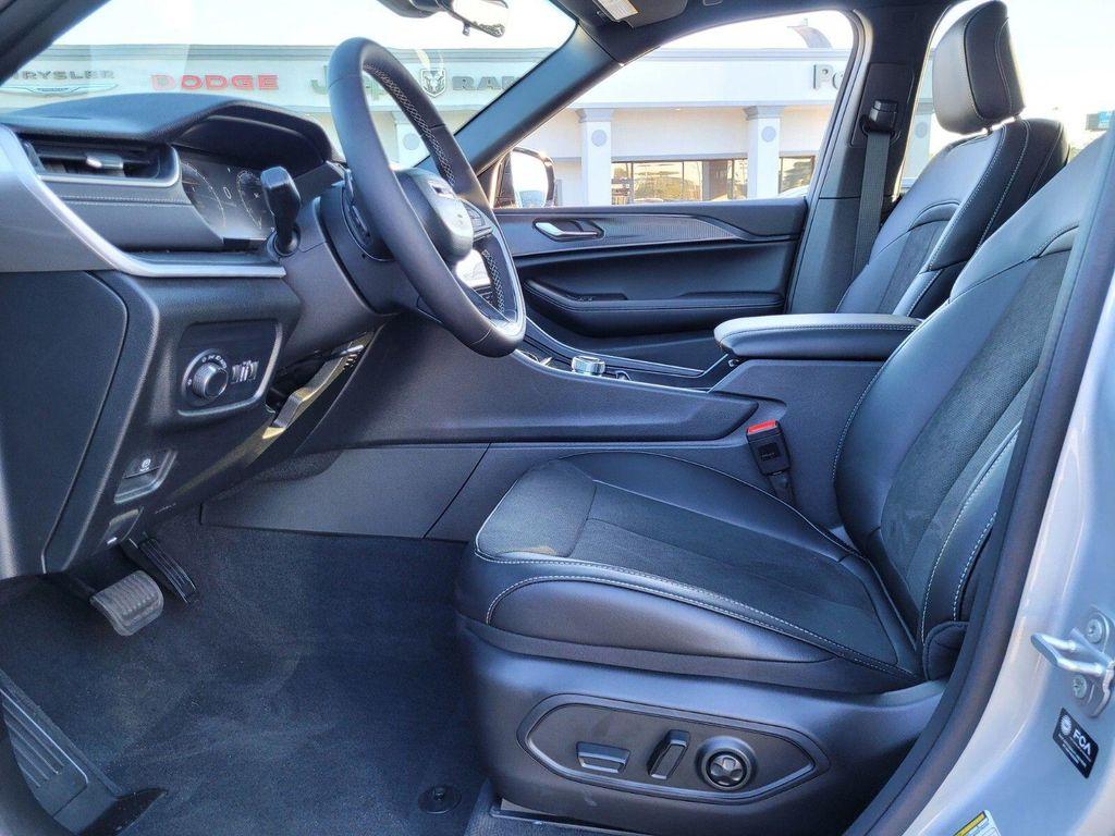 new 2025 Jeep Grand Cherokee L car, priced at $41,800