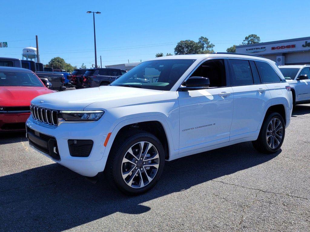 new 2025 Jeep Grand Cherokee car, priced at $49,025