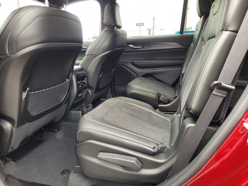 new 2025 Jeep Grand Cherokee L car, priced at $38,370