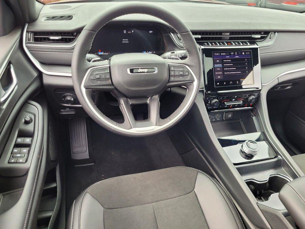 new 2025 Jeep Grand Cherokee L car, priced at $38,370