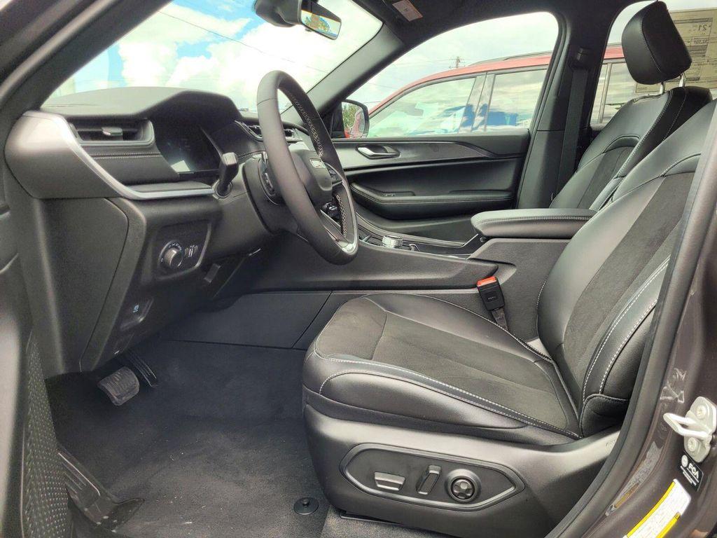 new 2025 Jeep Grand Cherokee L car, priced at $35,800