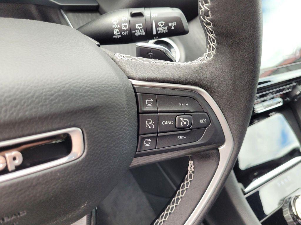 new 2025 Jeep Grand Cherokee L car, priced at $35,800