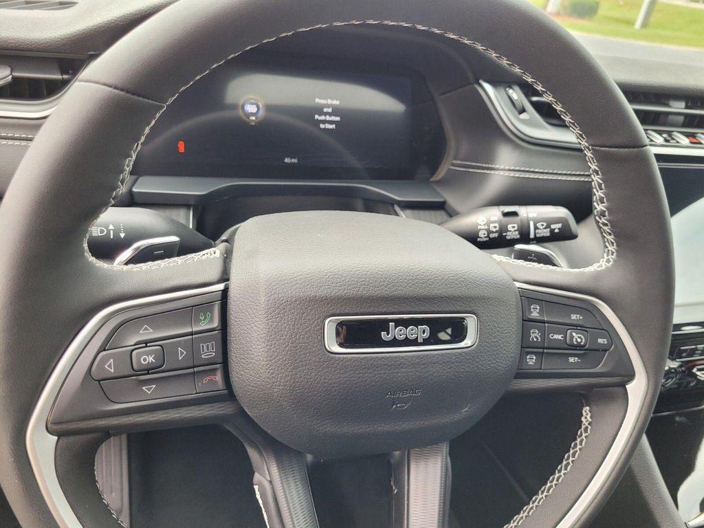 new 2025 Jeep Grand Cherokee L car, priced at $35,800