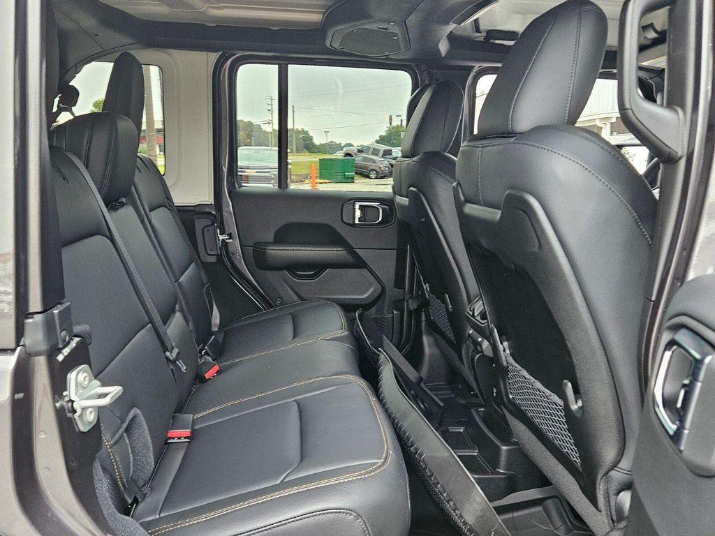 new 2025 Jeep Wrangler car, priced at $48,655