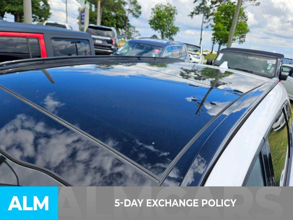 used 2023 Kia Sorento car, priced at $28,720