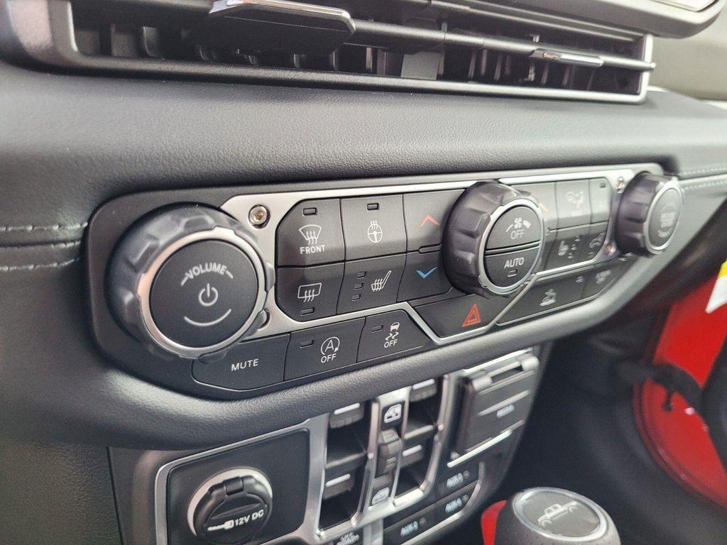 new 2025 Jeep Gladiator car, priced at $46,365