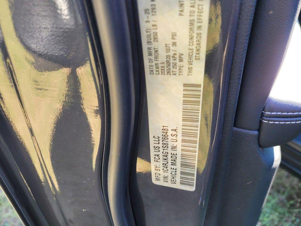 new 2025 Jeep Grand Cherokee L car, priced at $38,370