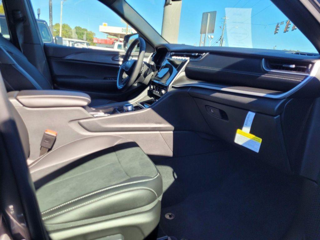 new 2025 Jeep Grand Cherokee L car, priced at $38,370